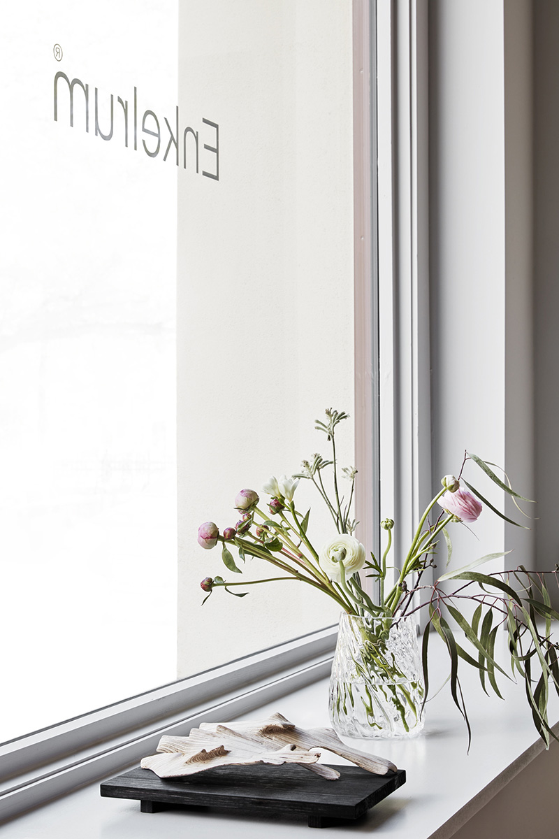 enkelrum showroom fönster