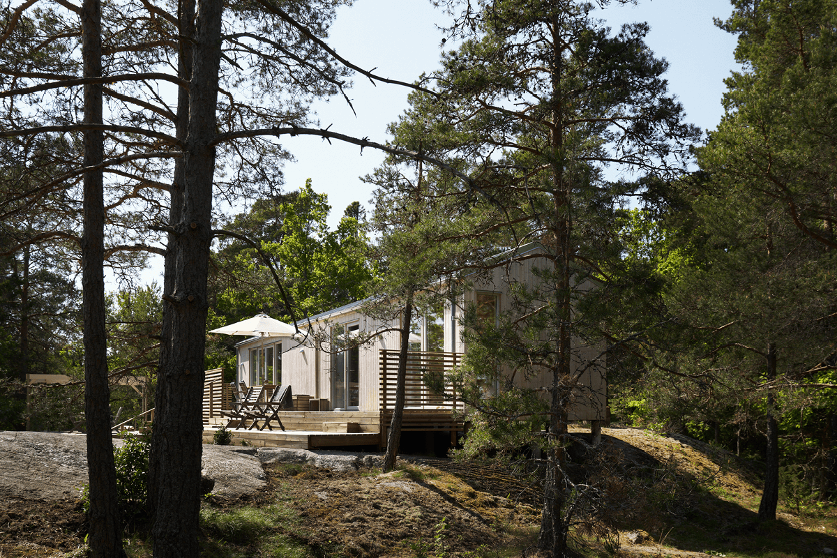 fritidshus 48 kvm omringad av naturtomt